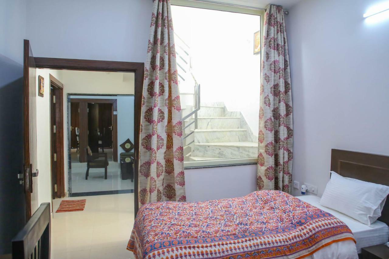 Aradhana'S Home Stay Agra  Bagian luar foto